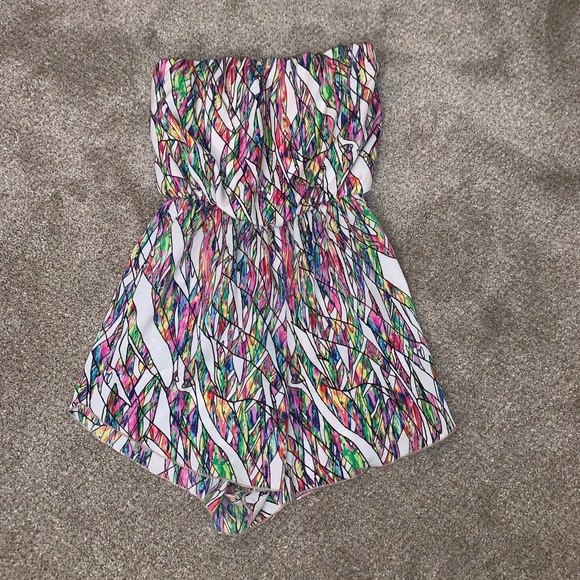 Strapless Patterned Romper - Picture 1 of 2